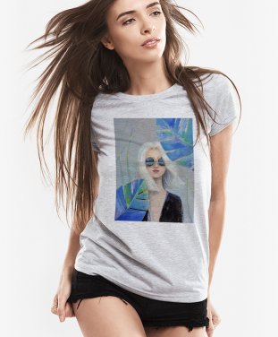 Жіноча футболка Про океан, який бачить вона