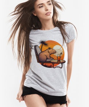 Жіноча футболка Капібара на відпочинку