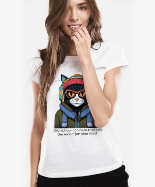Жіноча футболка  Black Cat - олдскульний, що створює настрій на дев'ять життів
