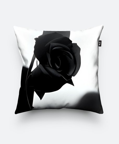 Подушка квадратна Черная роза