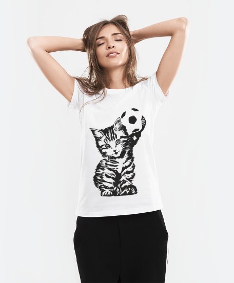 Жіноча футболка Кошеня з м'ячем (футболіст)