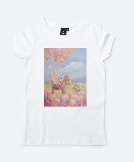 Жіноча футболка Пухнастики серед квіткових степів