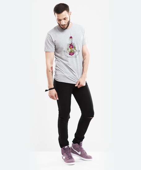 Чоловіча футболка йогіня в квітах