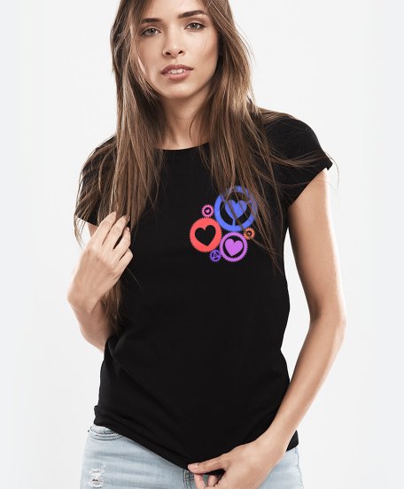 Жіноча футболка Шестерні із сердечками кольорові
