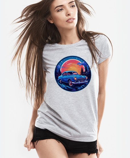 Жіноча футболка Автомобіль на тлі місяця